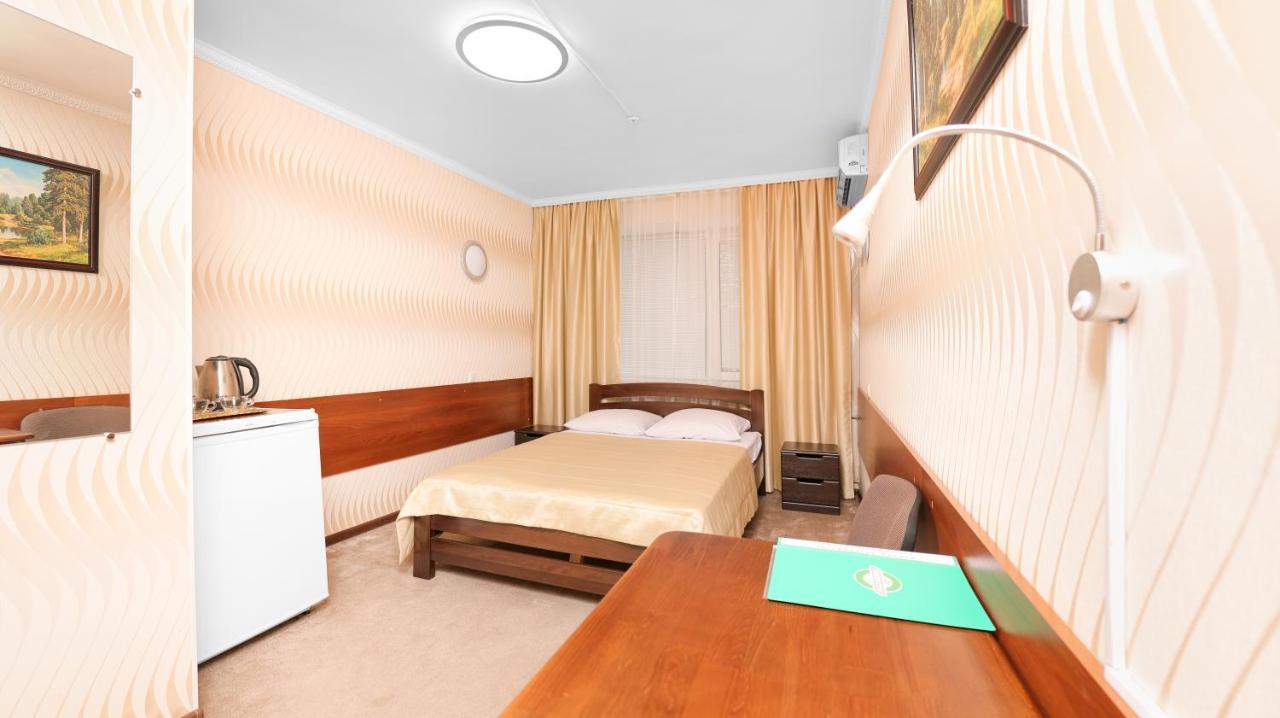 Green City Hotel Nikolayev Bagian luar foto