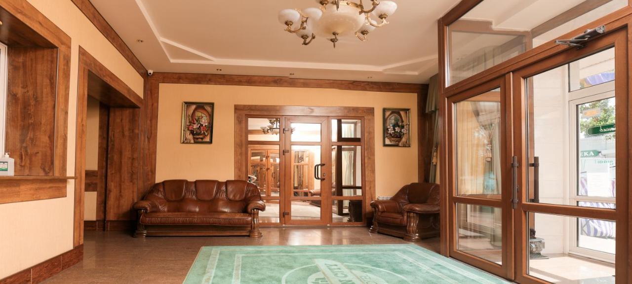 Green City Hotel Nikolayev Bagian luar foto